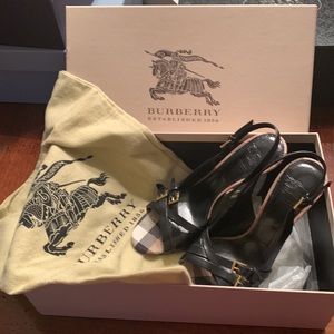 Burberry Sandal size 6.5